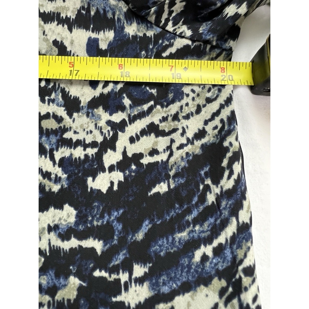 Talbots Womens Blouse Size‎ Small Blue Black Abstract Animal Print Pleated Front - Picture 16 of 16